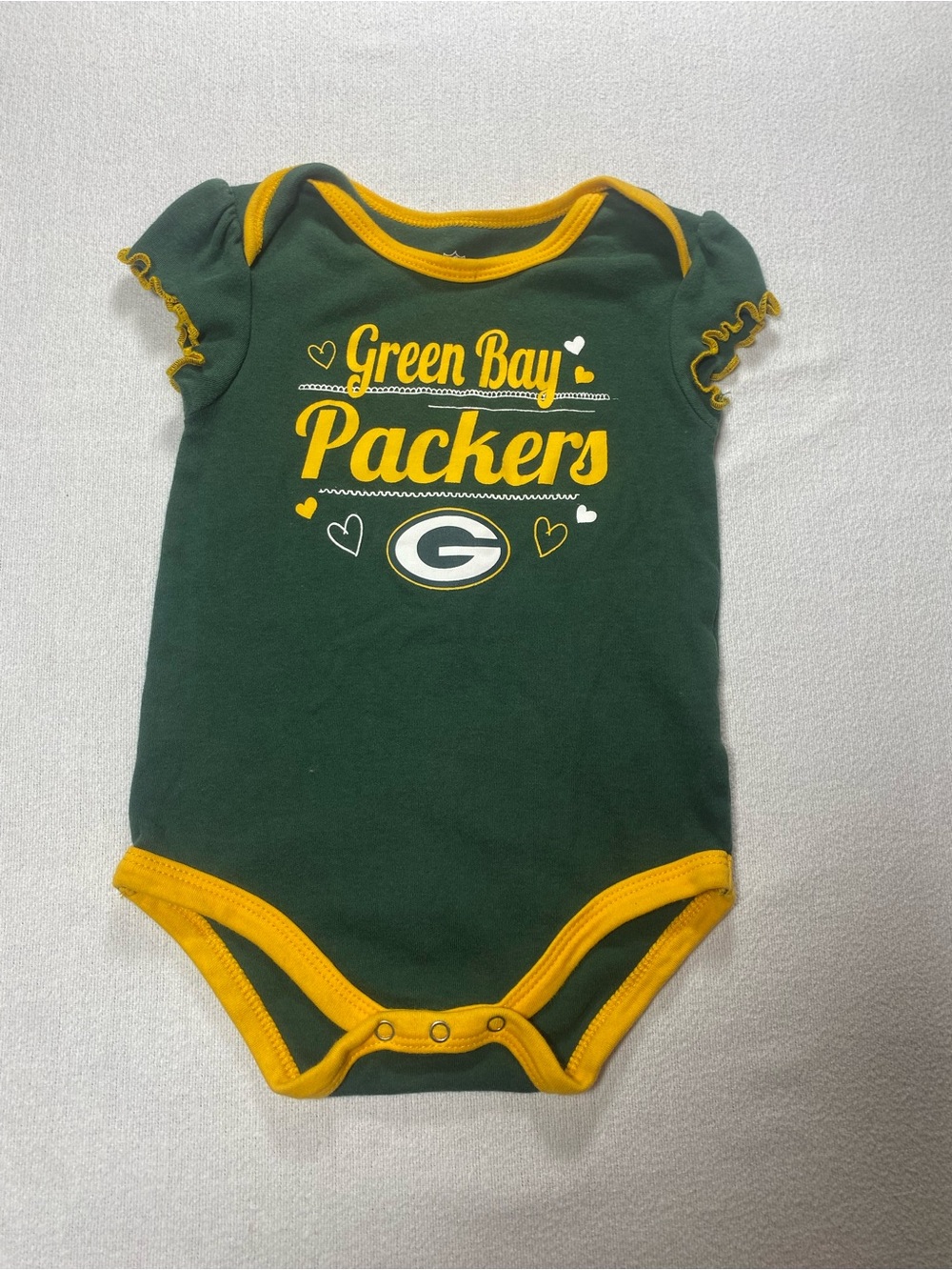 NFL Green Bay Packets 12M Infant Onesie in Green with Yellow Trim